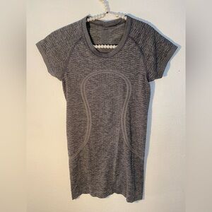 LULULEMON Swiftly Tech Short Sleeve Crew T shirt Top Gym Run Heathered Grey Sz 4